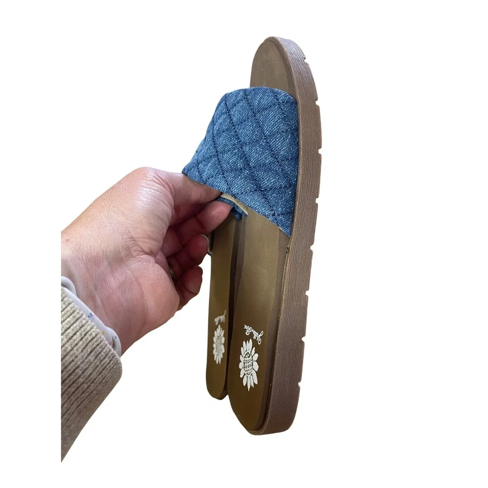 Yellow Box Fitzy Blue Quilted Denim Slide Sandals Womens Size 7M Flat Shoes new - Picture 2 of 11